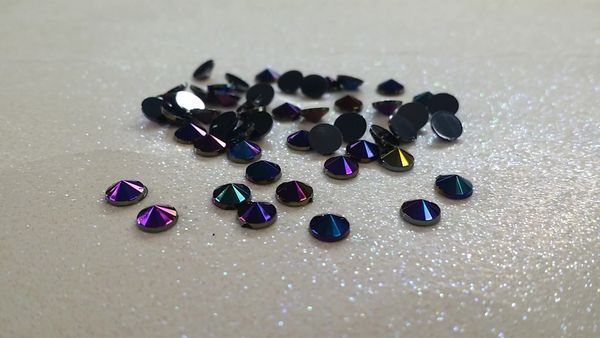 Rhinestone #R19 (5 mm pointed rhinestone) (1 pack)