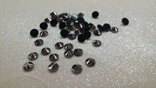 Rhinestone #R21 (3 mm Silver Pointed Rhinestone)