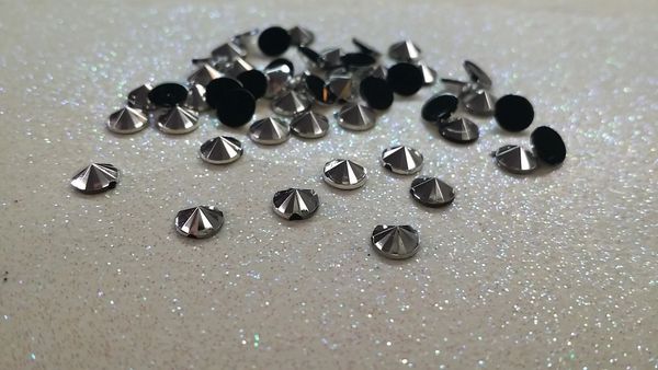 Rhinestone #R23 (5 mm Silver Pointed Rhinestone)