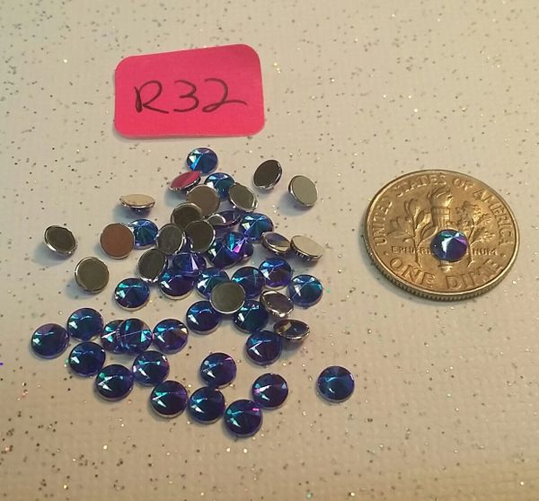 Rhinestone #R32 (3 mm pointed rhinestone) (1 pack)