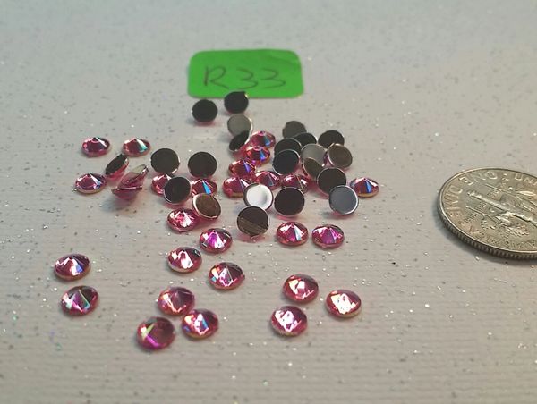 Rhinestone #R33 (3 mm pointed rhinestone) (1 pack)