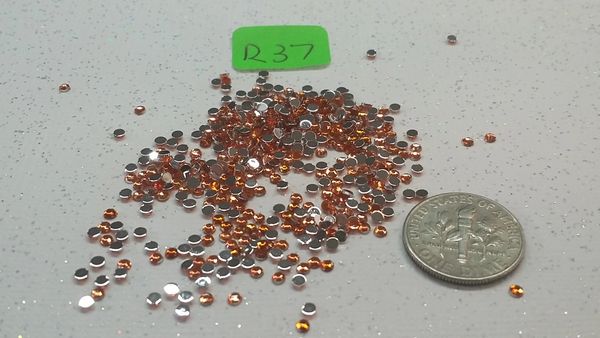 Rhinestone #R37 (1.5 mm orange rhinestone) (1 pack)