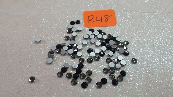 Rhinestone #R48 (2.5 mm bkack rhinestone)(1 pack)