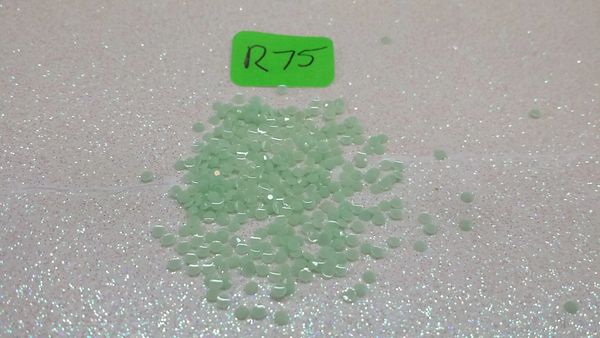 Rhinestone #R75 (1.5 mm light green jelly stone)