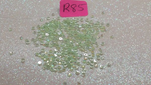 Rhinestone #R85 (1.5 mm light green jelly rhinestone)
