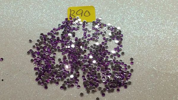 Rhinestone #R90 (1.5 mm purple rhinestone)