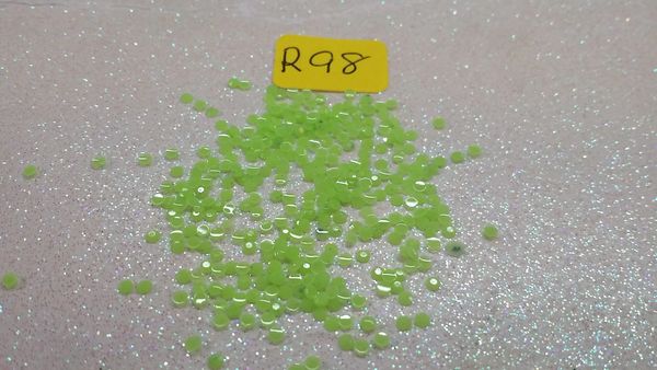 Rhinestone #R98 (1.5 mm neon green jelly rhinestone)