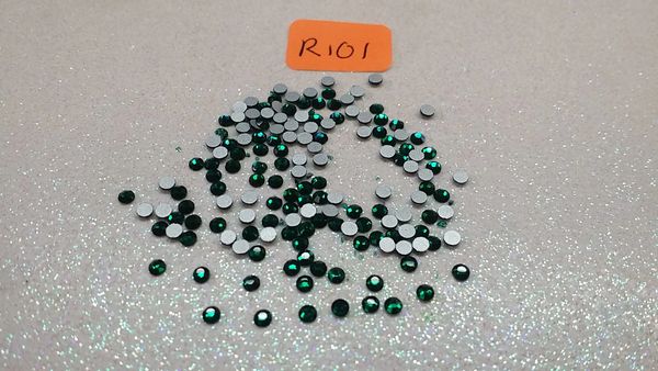 Rhinestone #R101 (2 mm green rhinestone)
