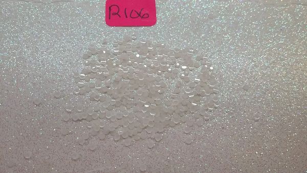 Rhinestone #R106 (1.5 mm white jelly rhinestone)
