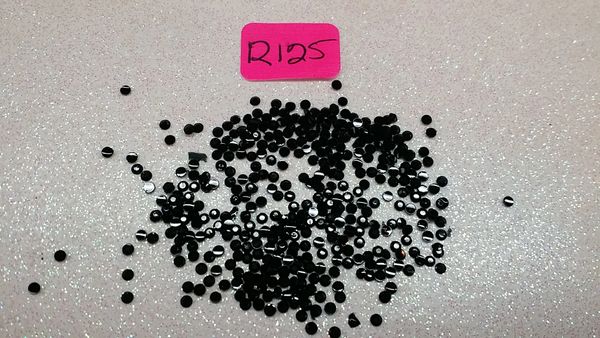 Rhinestone #R125 (1.5 mm black jelly rhinestone)