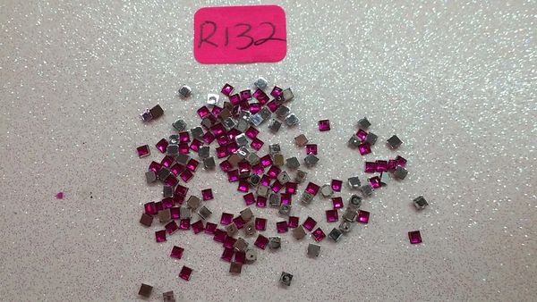 Rhinestone #R132 (2 mm fuscia square rhinestone)