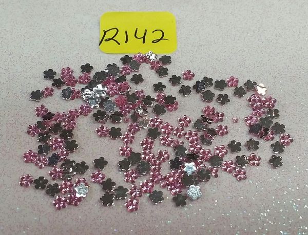 Rhinestone #R142 (2 mm light pink flower rhinesto