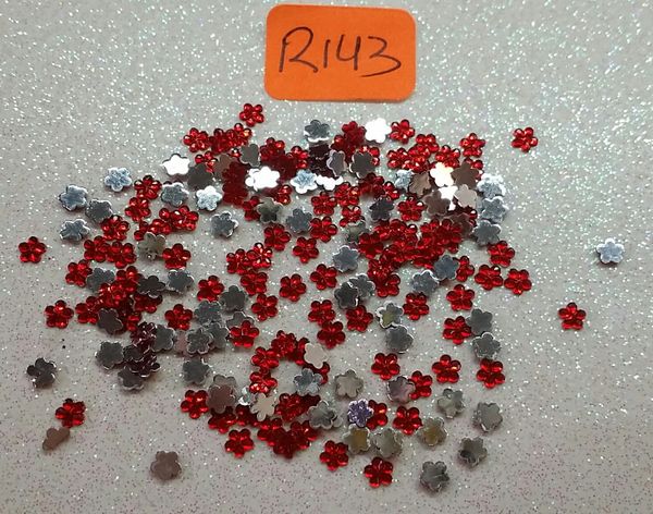 Rhinestone #R143 (red flower rhinestone)