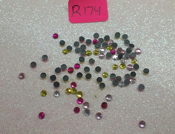 Rhinestone #R174 (2.5 mm rhinestone mix)