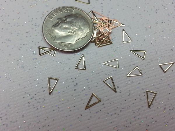 MI20 Gold Large Triangle (24k very thin metal decoration) (25 pieces)