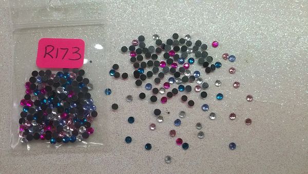 Rhinestone #R173 (2.5 mm rhinestone mix)