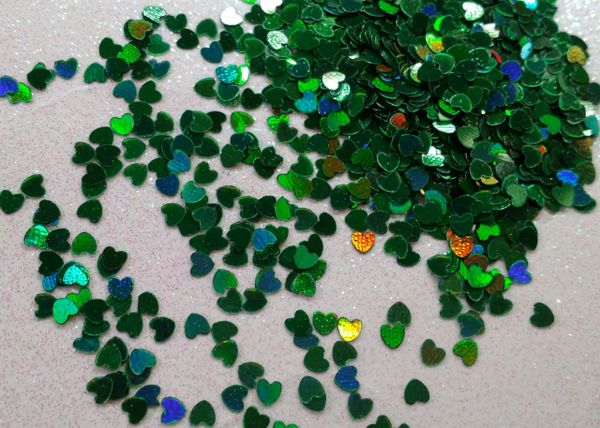 IN70 Holographic Green Grass Heart Insert (1.5 gr baggie)