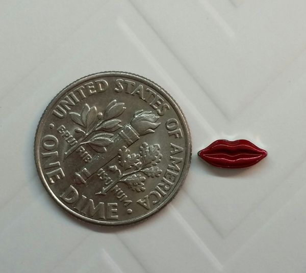 Charm #23 - Red Lips (Perfect For Floating Lockets,, Nail Decoration & Crafts)