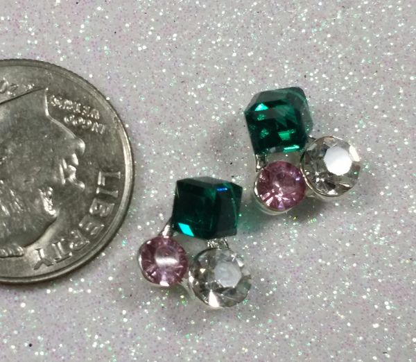 3D Gems #6 Green (pack of 2) Cluster of Gems for Decoration