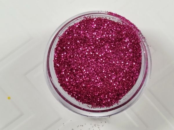 P44 Veronica Red (.008) Solvent Resistant Glitter