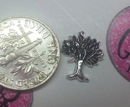 Charm #FL93 - Silver Tree (1piece)(perfect for nails, or living & floating lockets)