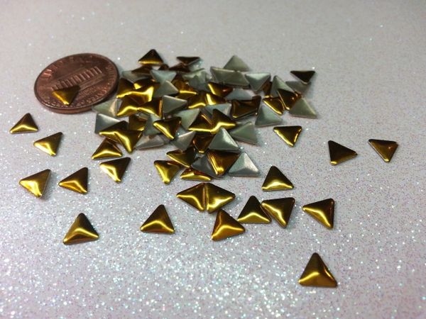 3D Triangle #1 Gold metal studs for nail decoration (1 pack)
