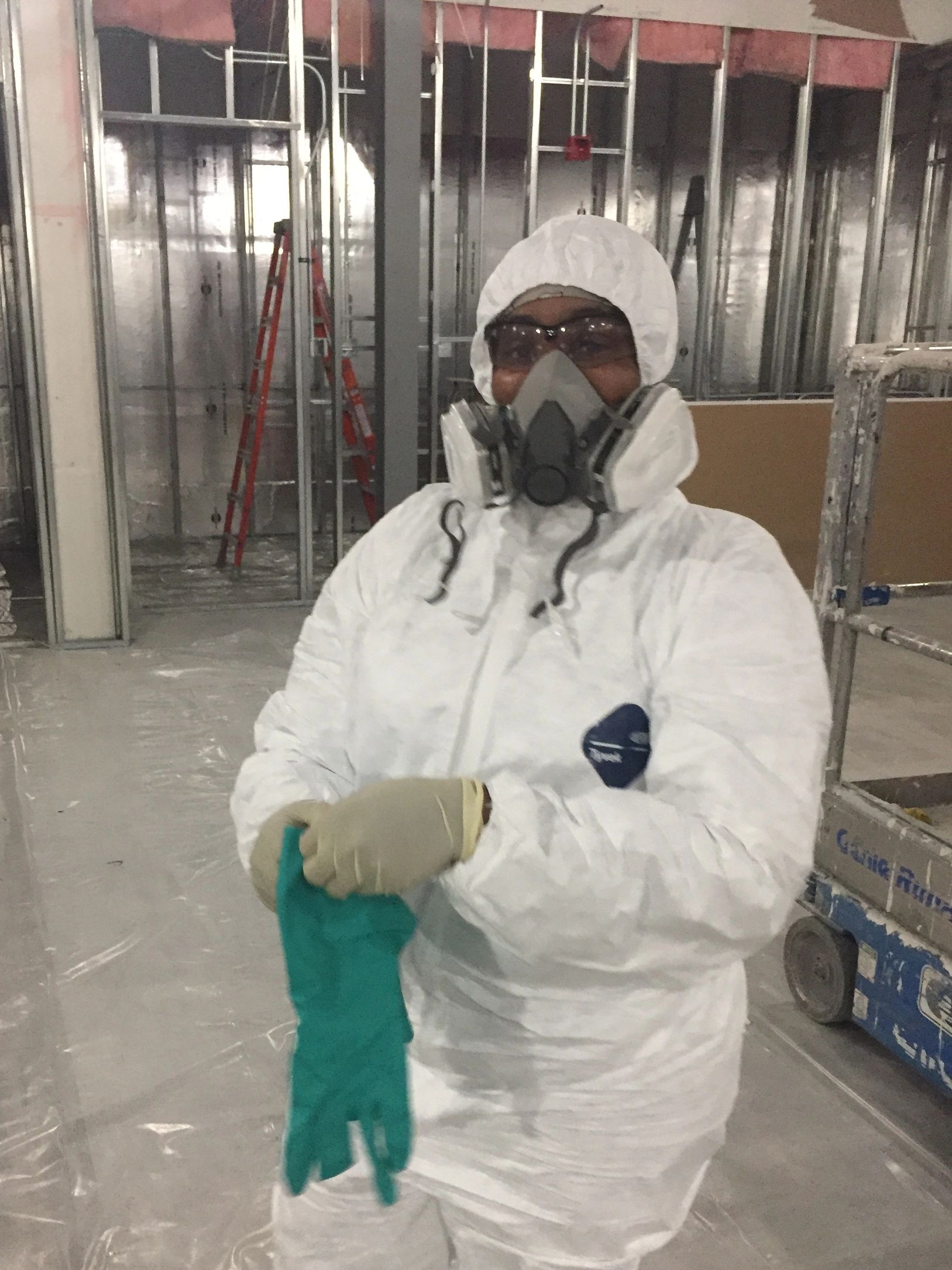 An Accountable Employee wearing full safety gear  