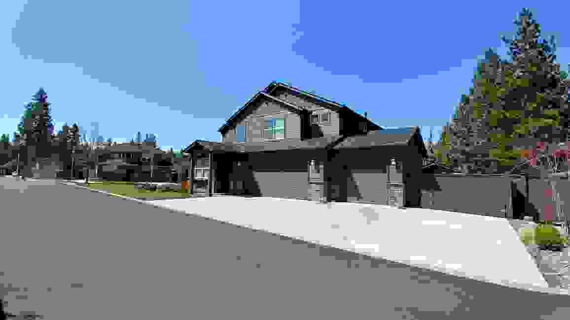 Real Estate Broker in Bend Aspen Rim Homes