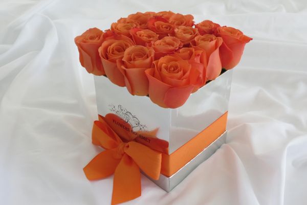 Luxury Small Silver Square Gift Box - Natural Roses ...