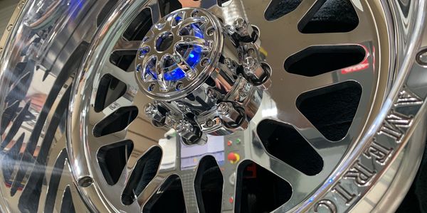 Custom Billet Aluminum 8-Lug Hub Caps Solar Powered LED Lights Chrome Finish Key Fob Controller