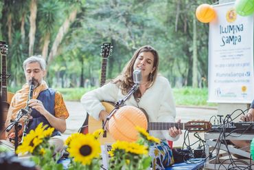Marie Gabriella Ilumina Sampa Parque do Ibirapuera Mantra rezo Music Medicine 