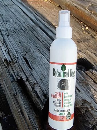Botanical Dog Skin Therapy Spray with Aloe (8 oz)