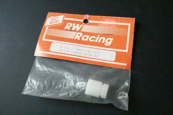 RW Racing Vintage 17 Tooth Final Drive Gear For Tamiya Manta Ray - RW256X
