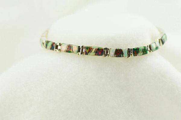 Sterling silver black and white opal inlay 7.75 link bracelet. B061