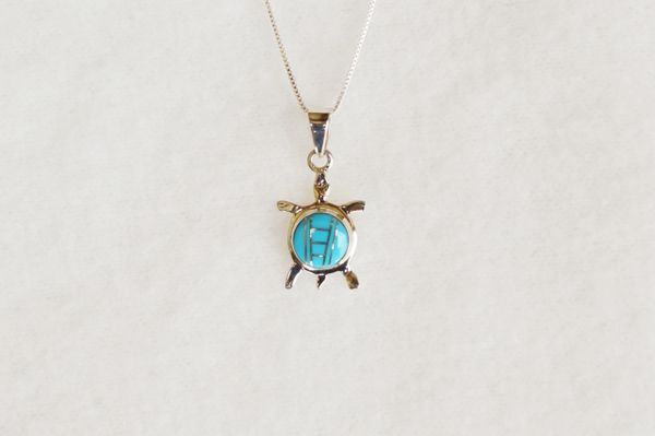 Sterling silver turquoise inlay turtle pendant with sterling silver 18" box chain. N004