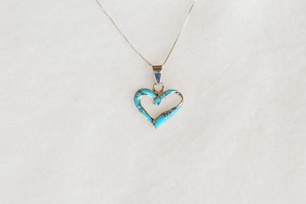Sterling silver turquoise inlay heart pendant with sterling silver 18" box chain. N083.