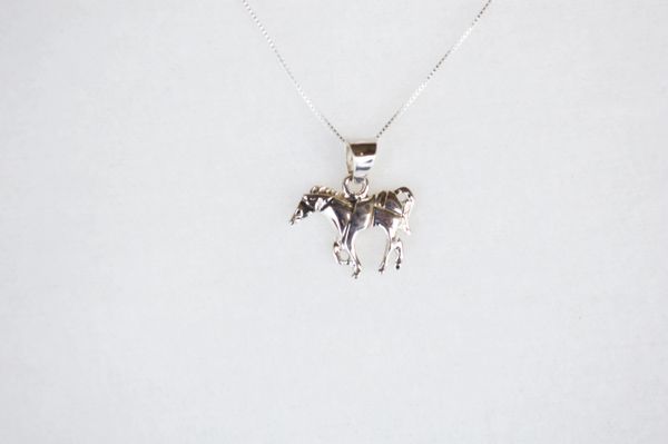 Sterling silver horse pendant with sterling silver 18" box chain. N115.
