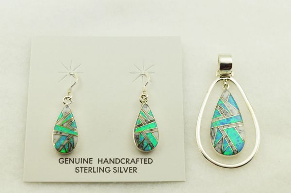 Sterling silver blue opal and howlite inlay teardrop earrings and pendant set. S304