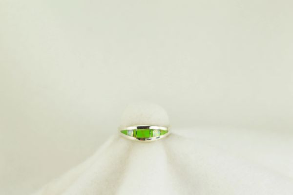 Sterling silver gaspeite and white opal inlay ring. R142
