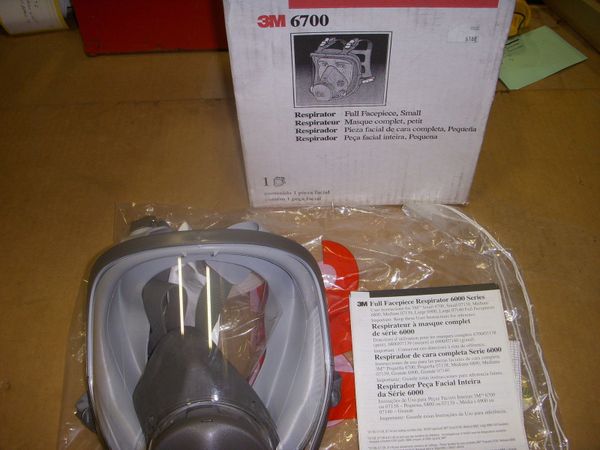 3M FULL FACE RESPIRATOR 6700 SMALL NEW