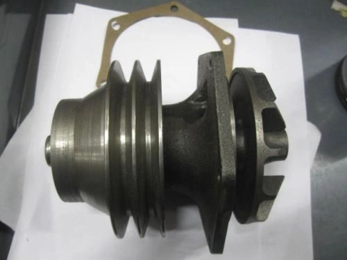 M35 WATER PUMP 5702725, 2930-00-903-0679 NOS