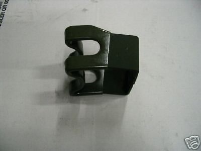 M151 M998 M35 RIFLE CATCH MOUNT BRACKET 11630581 NOS