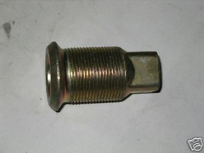 M35 LEFT HAND WHEEL INNER NUT MS53068-1, 2530-00-693-1029 NOS