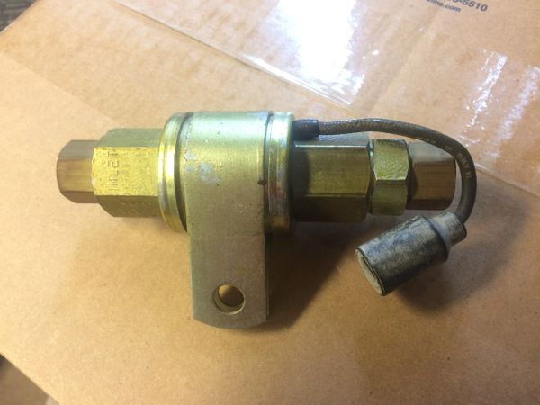 M809 5 TON BRAKE LOCK VALVE 10913199, 4820-00-886-5872 NOS