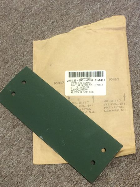 1 M35 2-1/2 TON CAB BODY HANDLE REINFORCEMENT PLATE 7529297 NOS