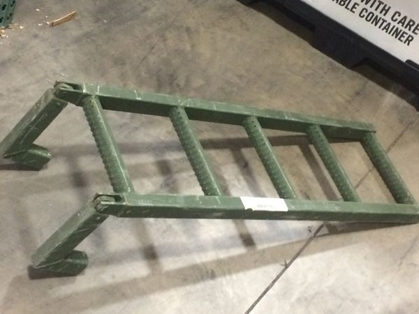 FMTV, LMTV CARGO TRUCK LADDER 12441975, 5440-01-560-2304 NOS