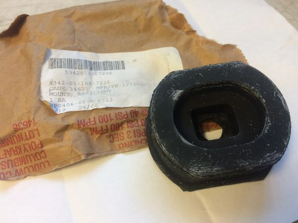 M998 BODY MOUNTING MOUNT 12339247-1, 5342-01-186-7236 NOS