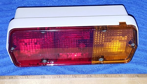 MRAP TAIL LIGHT R0042822, 5220-01-557-5924 NOS