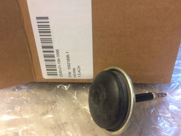 M800 SERIES HORN BUTTON 10921898-1, 2530-01-136-1098 NOS