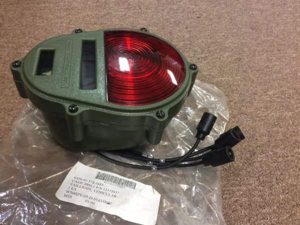 M998 TAILLIGHT ASSEMBLY 12375837, 6220-01-372-3883 NOS